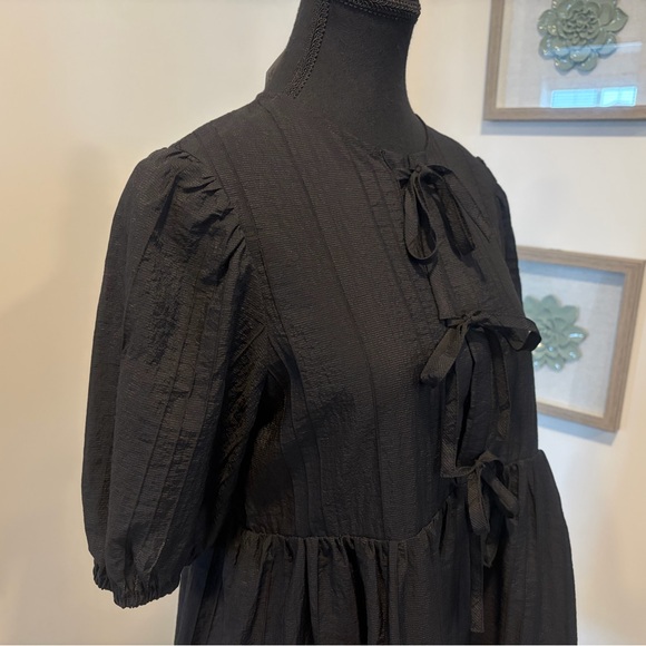 OAK + FORT Black Puff Sleeve Tie-Front Babydoll Mini Dress NWT! - Picture 11 of 16